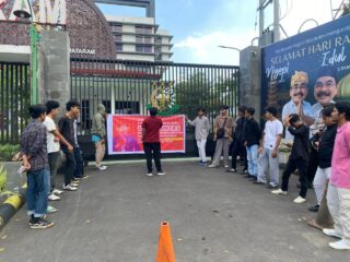 Anggota DPRD Lombok Barat dari Partai Demokrat yang Juga Ketua PMI Lombok Barat Didemo Mahasiswa Terkait Dugaan Penyalahgunaan Dana Darah