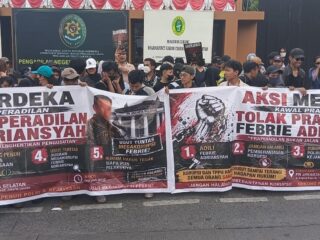 Massa Mahasiswa Kawal Praperadilan Febrie, Desak Hakim Jaga Independensi